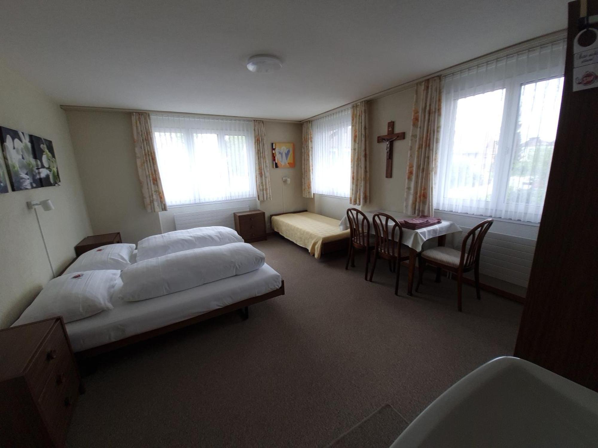 Haus St.Michael Hotel Dozwil Bagian luar foto