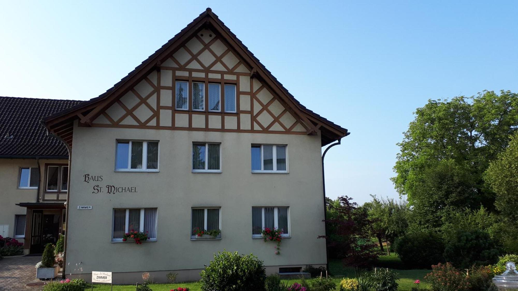 Haus St.Michael Hotel Dozwil Bagian luar foto
